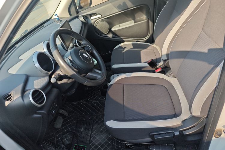 欧拉黑猫 2022款 301km 萌动型 磷酸铁锂中控内饰19