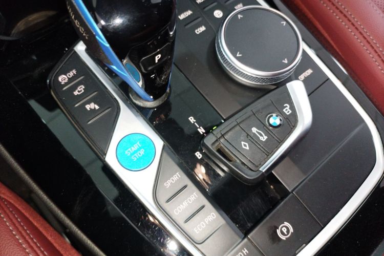 宝马iX3 2022款 创领型中控内饰7001