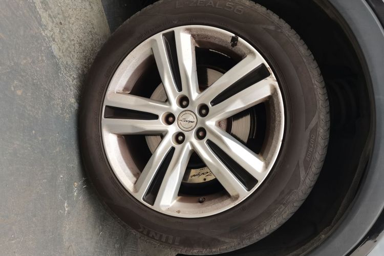 众泰T700 2017款 2.0T 自动尊贵型车身外观10