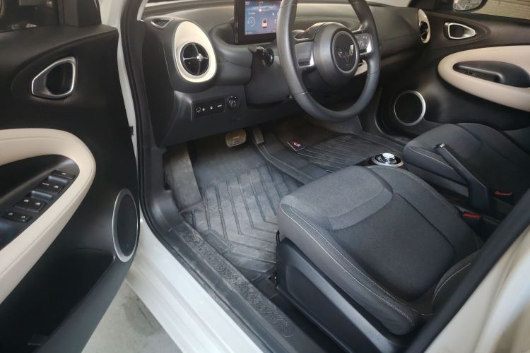 五菱汽车 五菱缤果 2023款 333km 快享款中控内饰7003