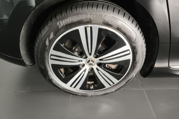 奔驰EQE 2025款 500 4MATIC 先锋版车身外观6008