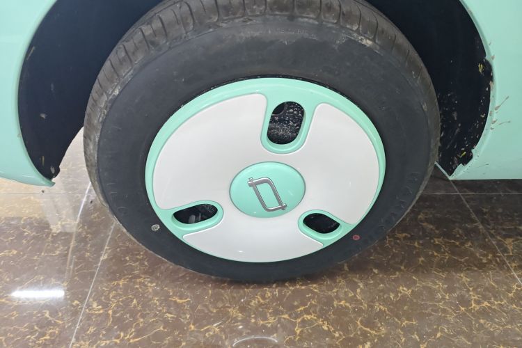 奔腾小马 2026款 222km 炫彩马车身外观6007