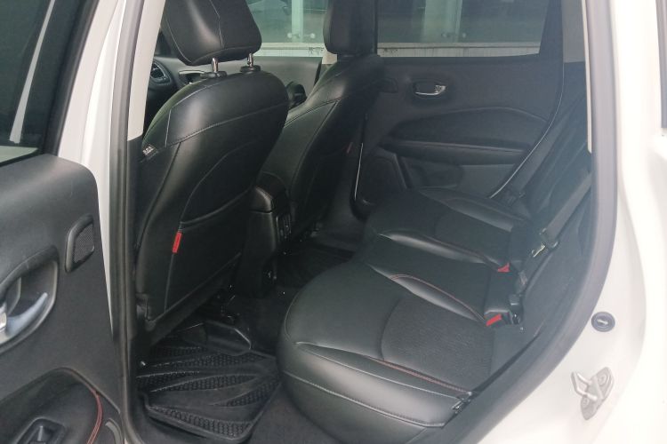 Jeep 指南者 2017款 200TS 自动高性能四驱版中控内饰21