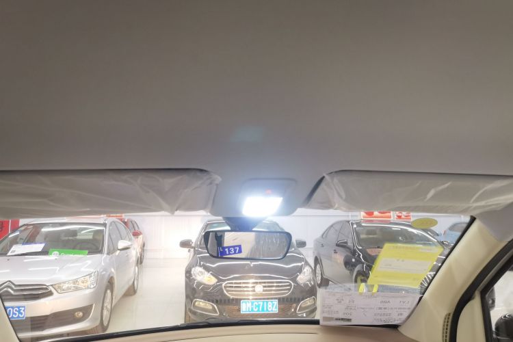 五菱汽车 宏光MINIEV 2025款 四门版 进阶款中控内饰22