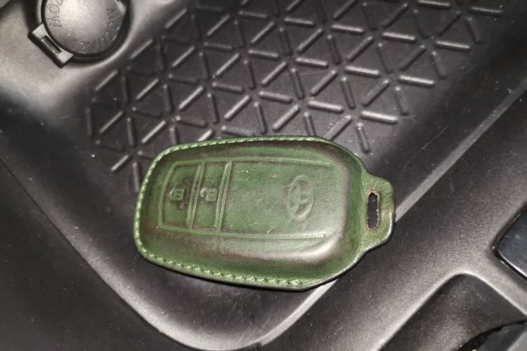 丰田 威兰达 2020款 2.0L CVT四驱豪华版中控内饰7001