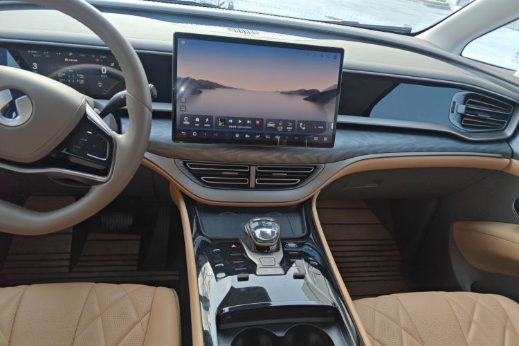 腾势D9 2022款 DM-i 945 豪华型中控内饰16