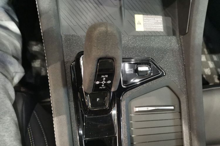 领克03 2023款 2.0TD DCT劲Pro中控内饰18