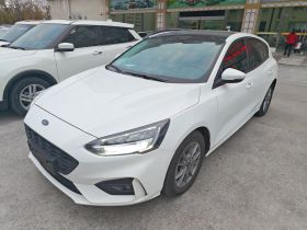 福特 福克斯 2021款 两厢 EcoBoost 180 自动锋潮型