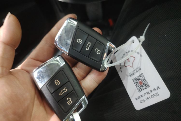 大众 迈腾 2017款 330TSI DSG 豪华型中控内饰11