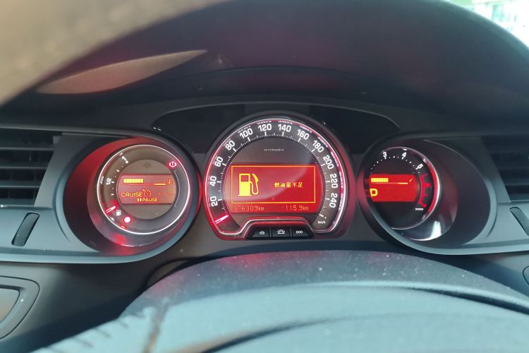 雪铁龙C5 2014款 1.6T 自动尊享型中控内饰14