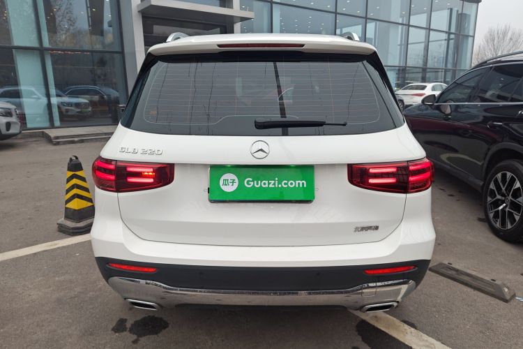 奔驰GLB 2025款 GLB 220 动感型车身外观6004