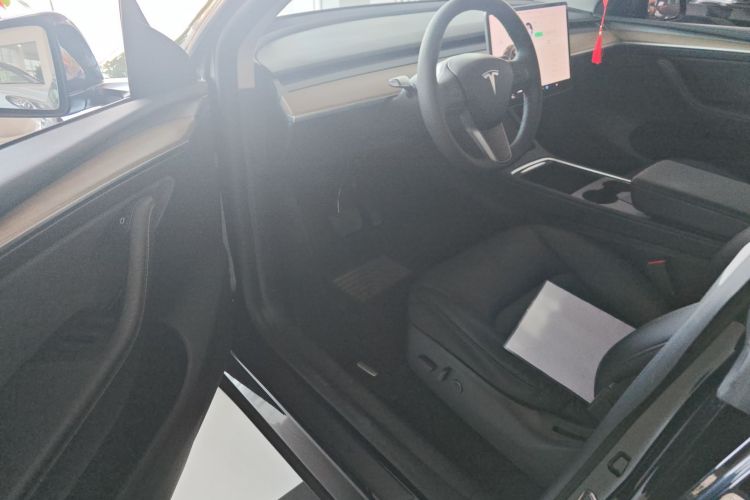 特斯拉 Model Y 2021款 长续航全轮驱动版中控内饰20