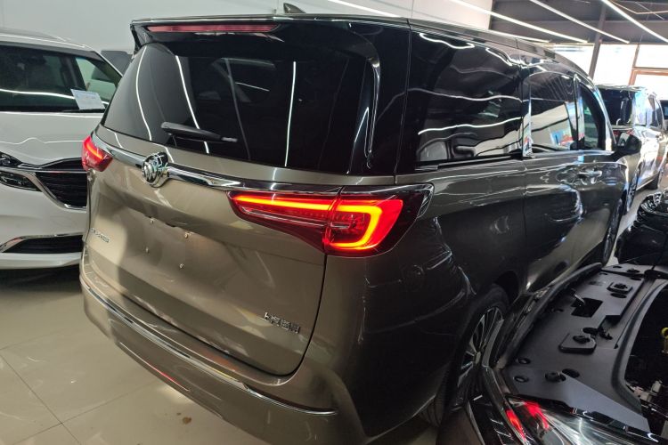 别克GL8 2020款 ES陆尊 653T 豪华型车身外观7