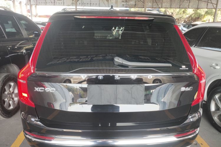 沃尔沃XC90 2021款 B6 智逸豪华版 7座车身外观6