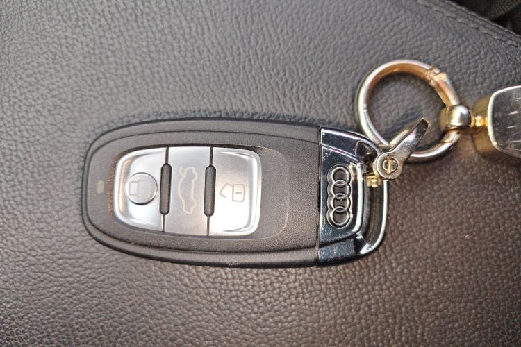 奥迪A6L 2017款 TFSI 技术型中控内饰11