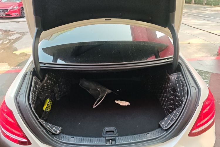 奔驰E级 2020款 E 260 L 运动型局部细节23