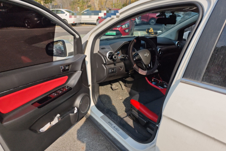 北汽新能源EX 2018款 EX360 新尚版中控内饰7003