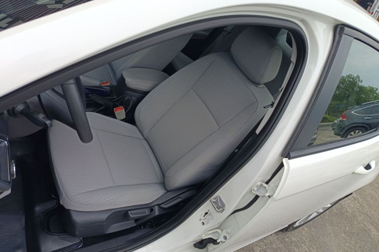 福特 福睿斯 2019款 1.5L 自动质享型局部细节19