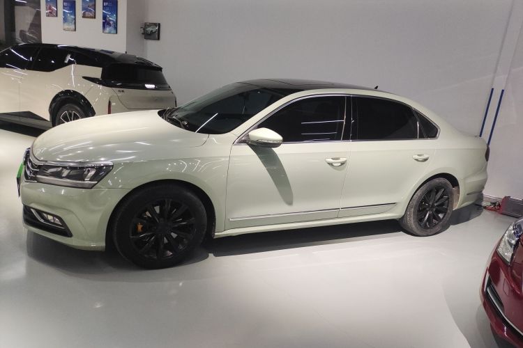 大众 帕萨特 2016款 330TSI DSG尊荣版车身外观4