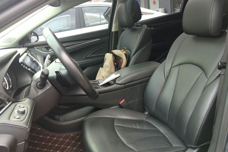 别克 君越 2020款 652T 豪华型中控内饰19