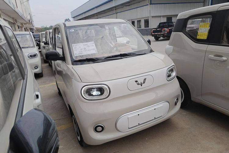 五菱汽车 宏光MINIEV 2024款 第三代 215km 青春版车身外观3