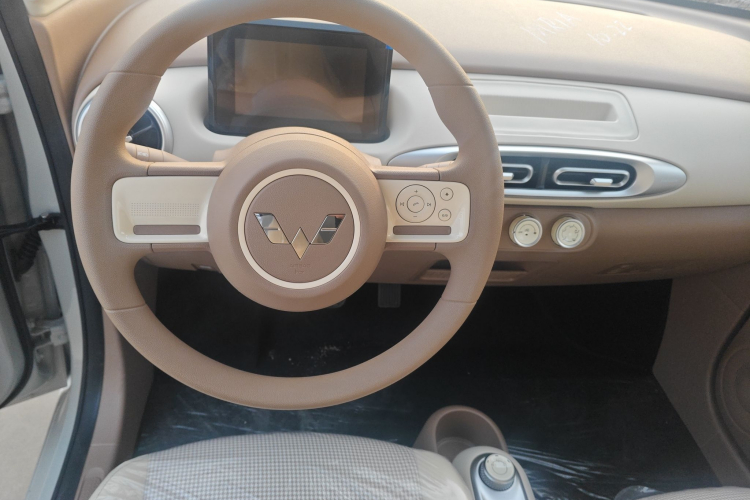 五菱汽车 宏光MINIEV 2025款 四门版 进阶款中控内饰13