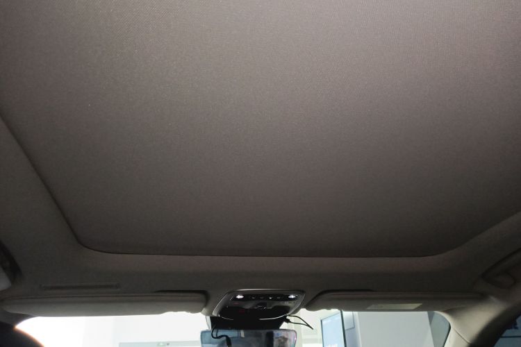 领克02 2021款 2.0TD 自动两驱耀 冠军版中控内饰22