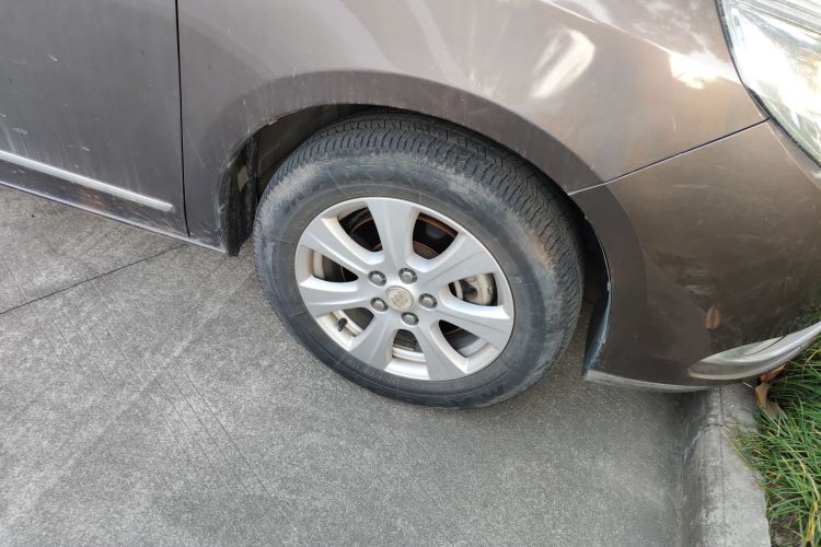 别克GL8 2014款 3.0L XT豪华商务旗舰版车身外观6007