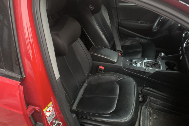 奥迪A3 2018款 30周年年型 Sportback 35 TFSI 进取型局部细节41