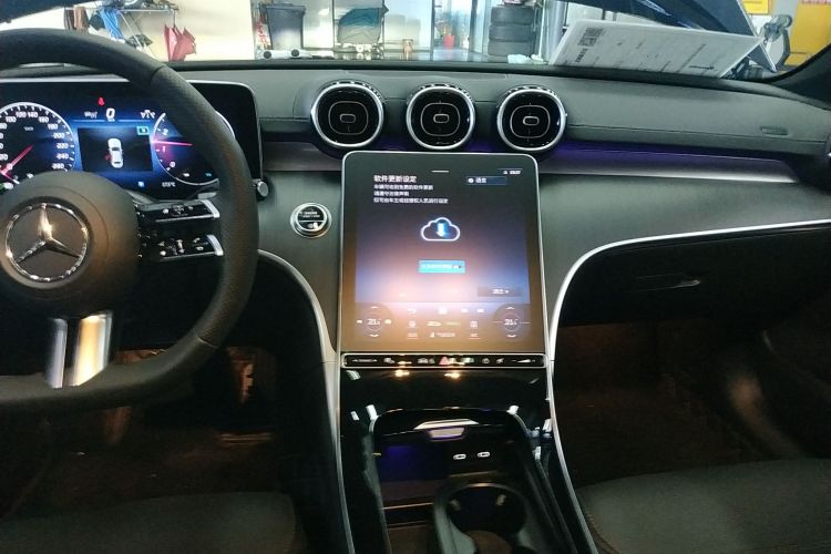 奔驰C级 2023款 改款 C 200 L 运动版中控内饰16