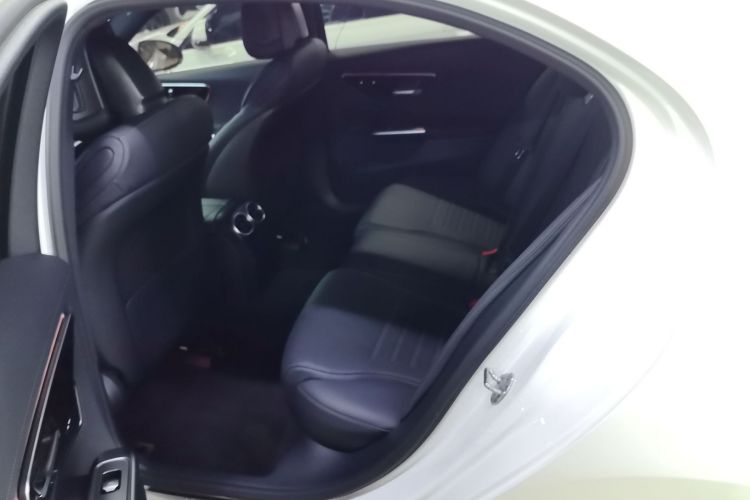 奔驰C级 2023款 C 200 L 运动版中控内饰21