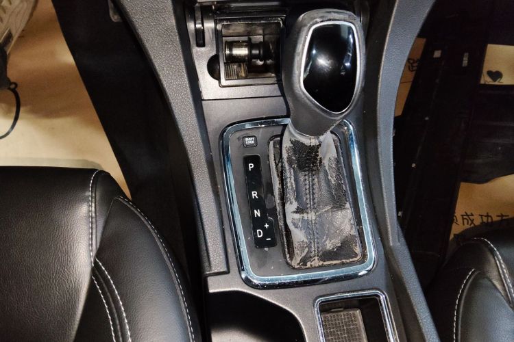 吉利汽车 帝豪 2016款 三厢 1.5L CVT向上版中控内饰18