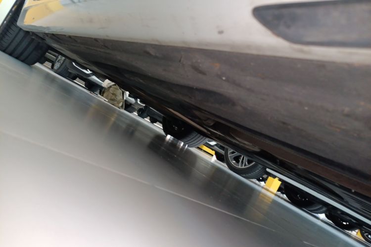 宝马3系 2020款 改款 325i M运动曜夜套装局部细节9001