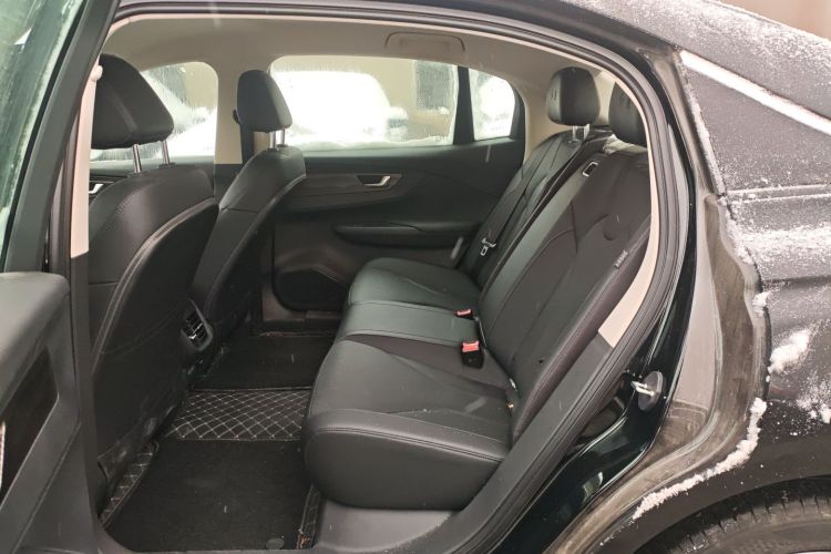 红旗E-QM5 2023款 改款 基础出行版中控内饰21