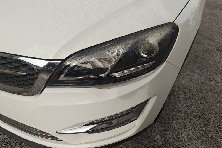 众泰 大迈X5 2015款 1.5T CVT知县型 国IV局部细节36