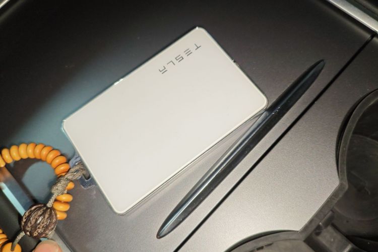 特斯拉 Model Y 2024款 后轮驱动版中控内饰11