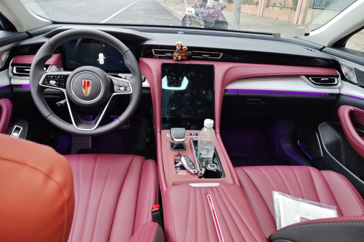 红旗H5 2025款 2.0T 自动旗畅版中控内饰12