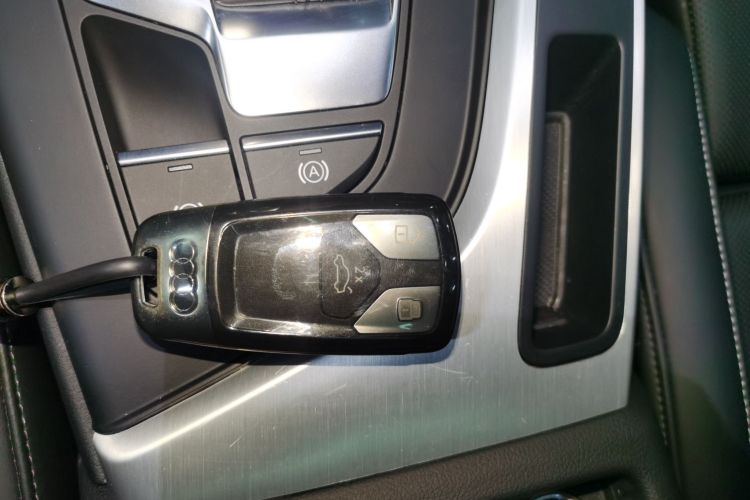 奥迪A4L 2024款 40 TFSI 时尚动感型中控内饰11