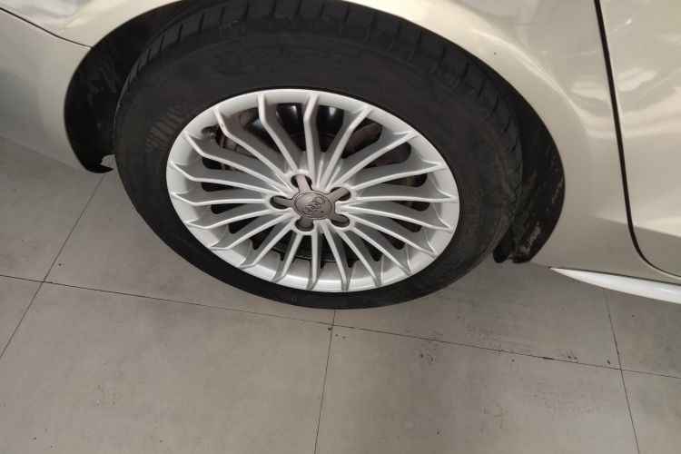 奥迪A4L 2015款 35 TFSI 自动舒适型车身外观6008