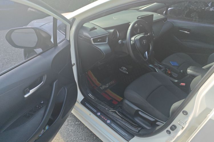 丰田 雷凌 2019款 185T CVT豪华版 国VI中控内饰20