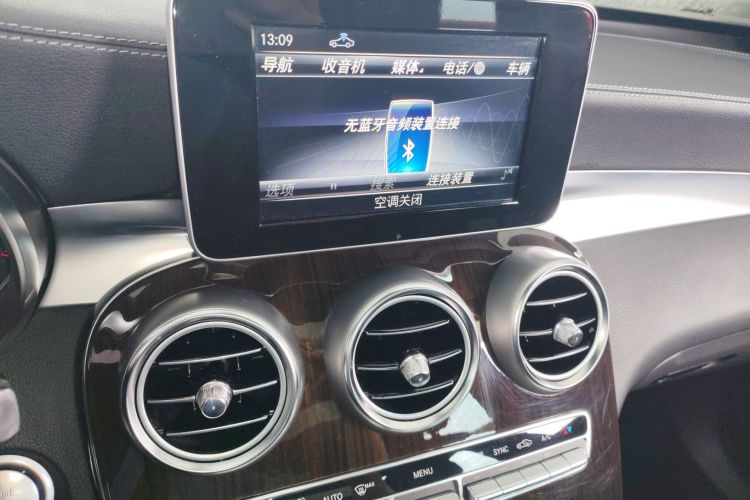 奔驰GLC 2019款 GLC 260 L 4MATIC 动感型中控内饰16