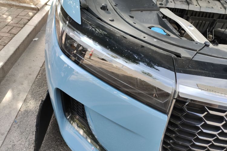 理想汽车 理想ONE 2021款 增程6座版车身外观8