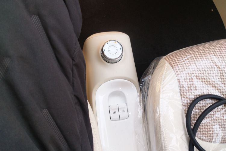 五菱汽车 宏光MINIEV 2024款 第三代 215km 青春版中控内饰18