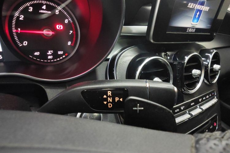 奔驰C级 2017款 C 180 L 运动版中控内饰18