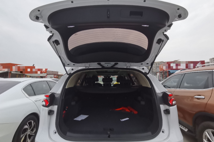 比亚迪 唐 2019款 2.0T 自动智联尊贵型 5座 国VI机舱底盘23