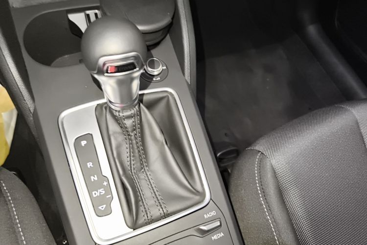 奥迪Q2L 2021款 35 TFSI 进取动感型局部细节18