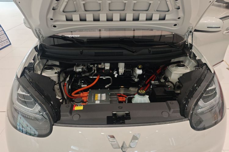 五菱汽车 五菱缤果 2025款 333km 灵犀互联款机舱底盘24