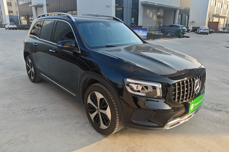 奔驰GLB 2022款 改款 GLB 200 时尚型车身外观3