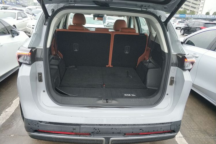 捷途山海L7 2024款 1.5T 120km ULTRA 7座机舱底盘23