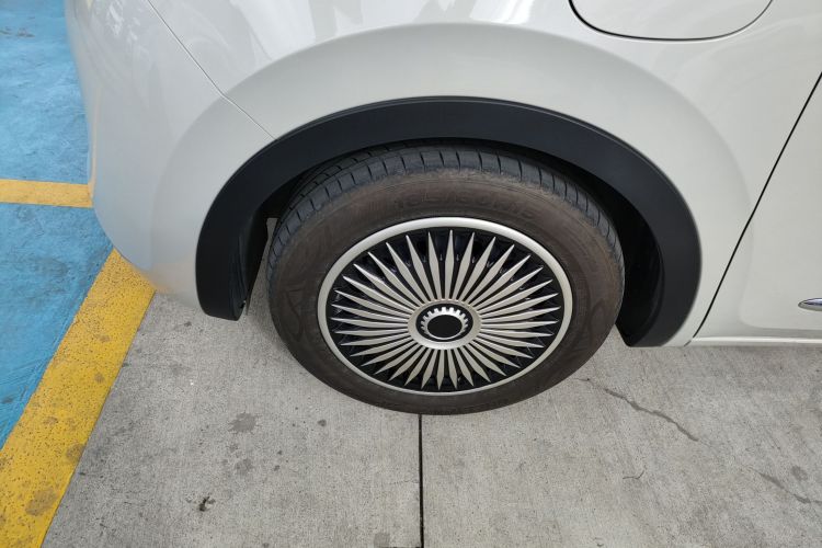 五菱汽车 五菱缤果 2023款 333km 灵犀互联+款车身外观6007